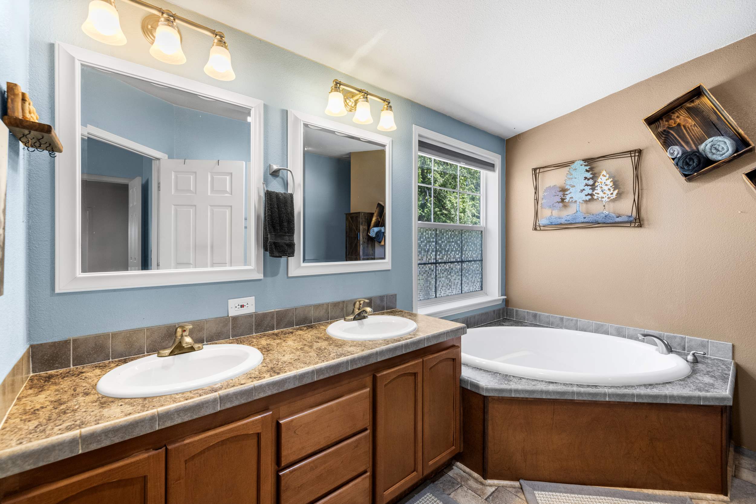 4919 G Loop Rd, Bow, WA 98232