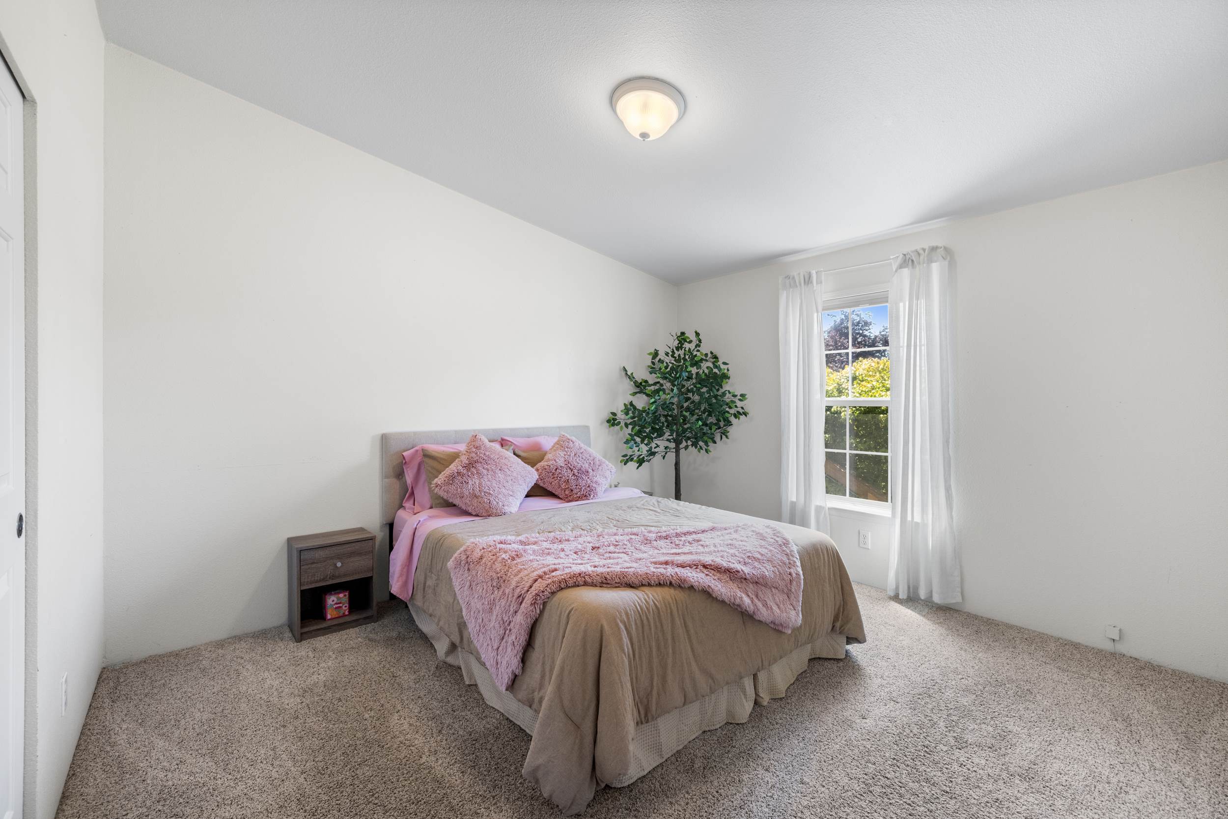 4919 G Loop Rd, Bow, WA 98232
