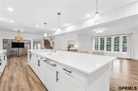 9933 Devonshire Drive, Omaha, NE 68114
