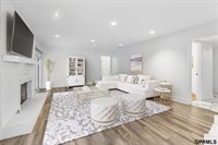 9933 Devonshire Drive, Omaha, NE 68114