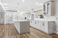 9933 Devonshire Drive, Omaha, NE 68114