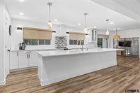 9933 Devonshire Drive, Omaha, NE 68114