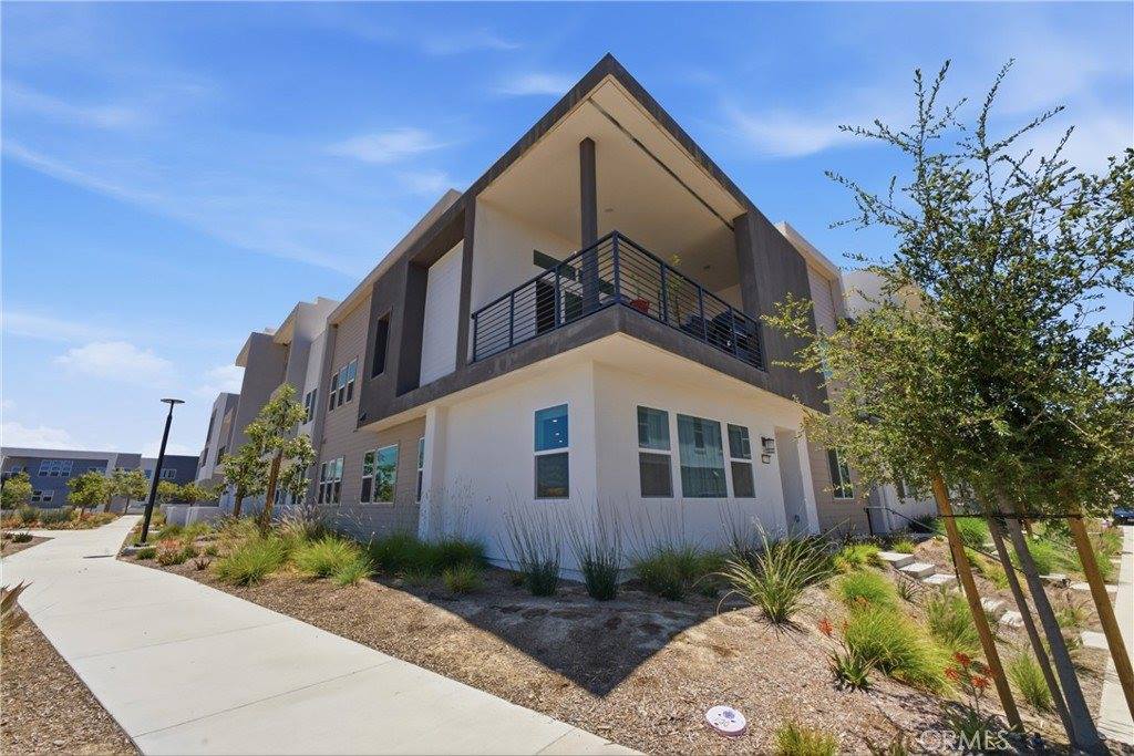 26729 Blue Hills Lp, Valencia, CA 91381