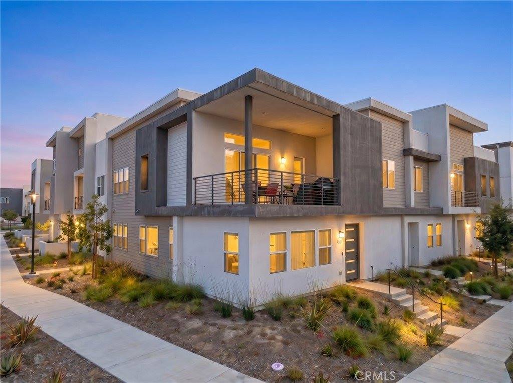 26729 Blue Hills Lp, Valencia, CA 91381