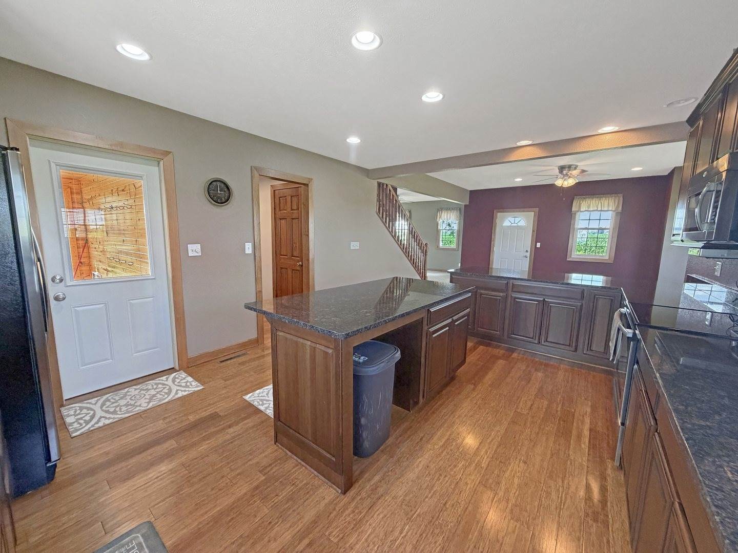 312 East Buckeye Road, Dakota, IL 61018
