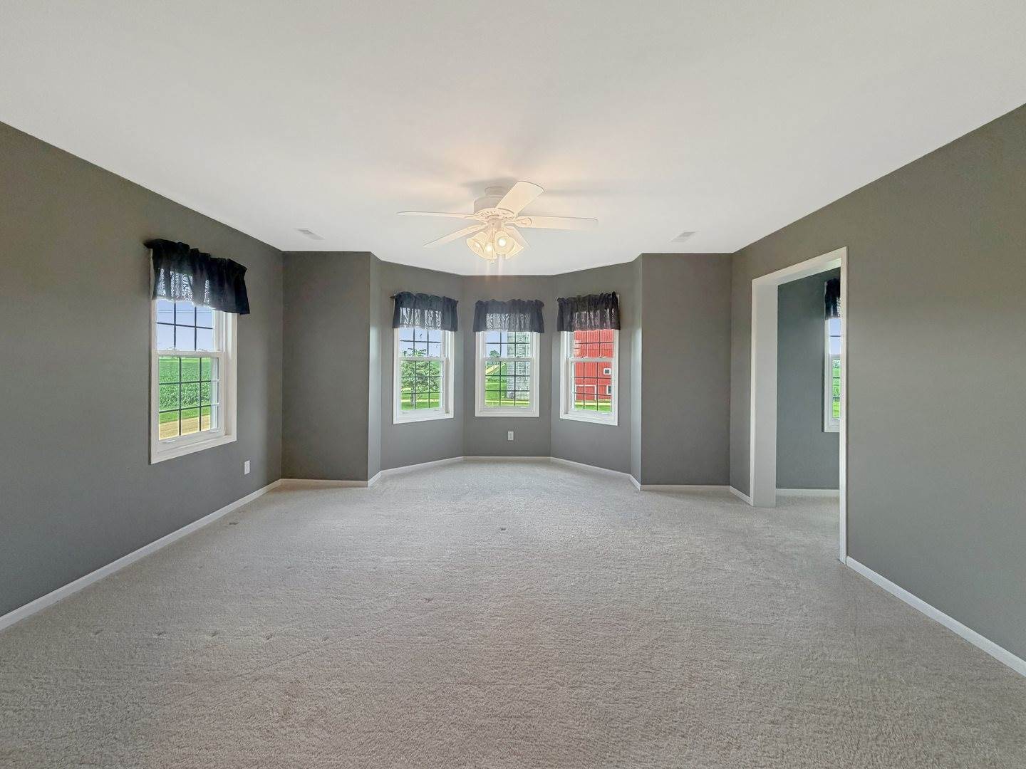 312 East Buckeye Road, Dakota, IL 61018