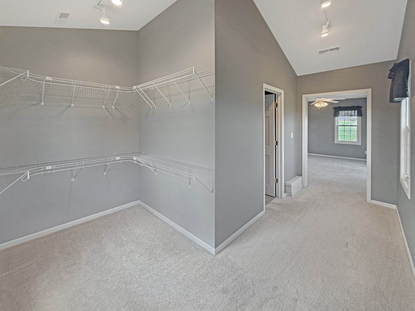 312 East Buckeye Road, Dakota, IL 61018