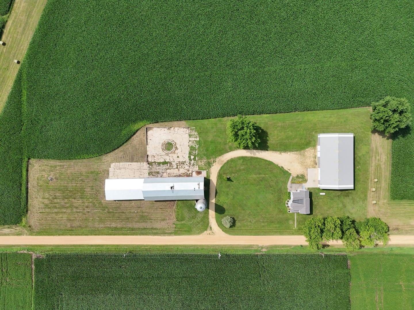 312 East Buckeye Road, Dakota, IL 61018