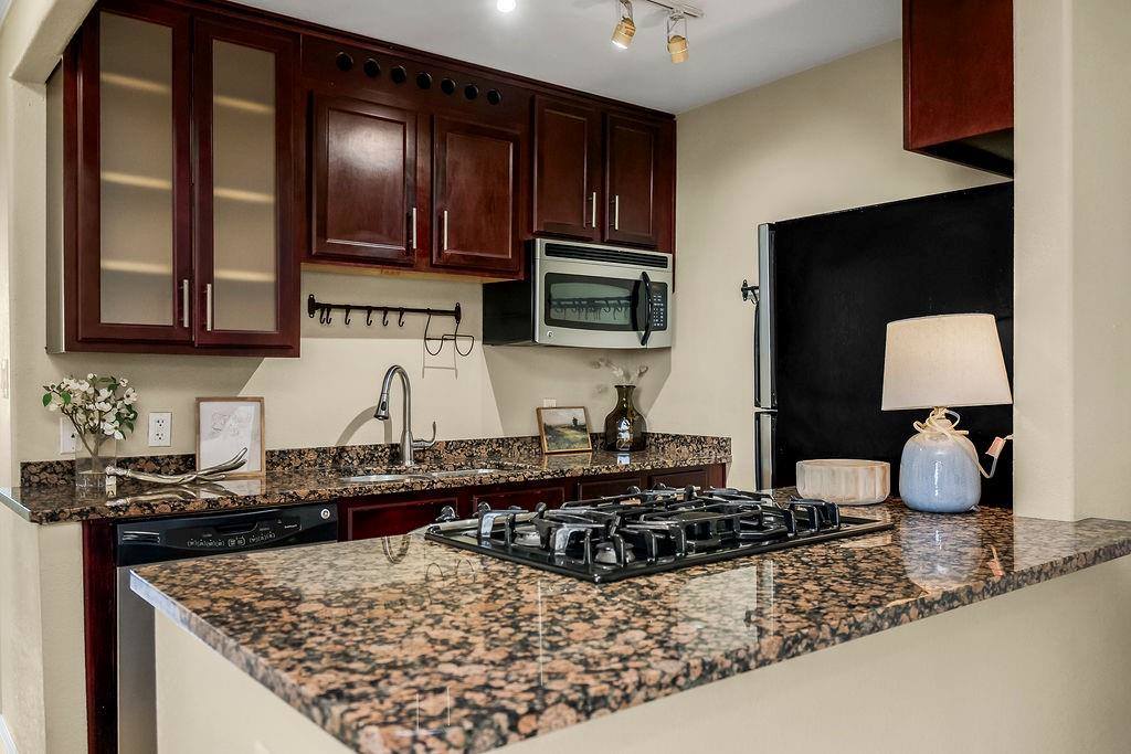 700 East 8th Street, Kansas City, MO 64106