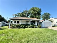 1 Jacqueline Drive, Muscatine, IA 52761