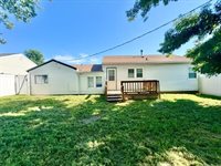 1 Jacqueline Drive, Muscatine, IA 52761