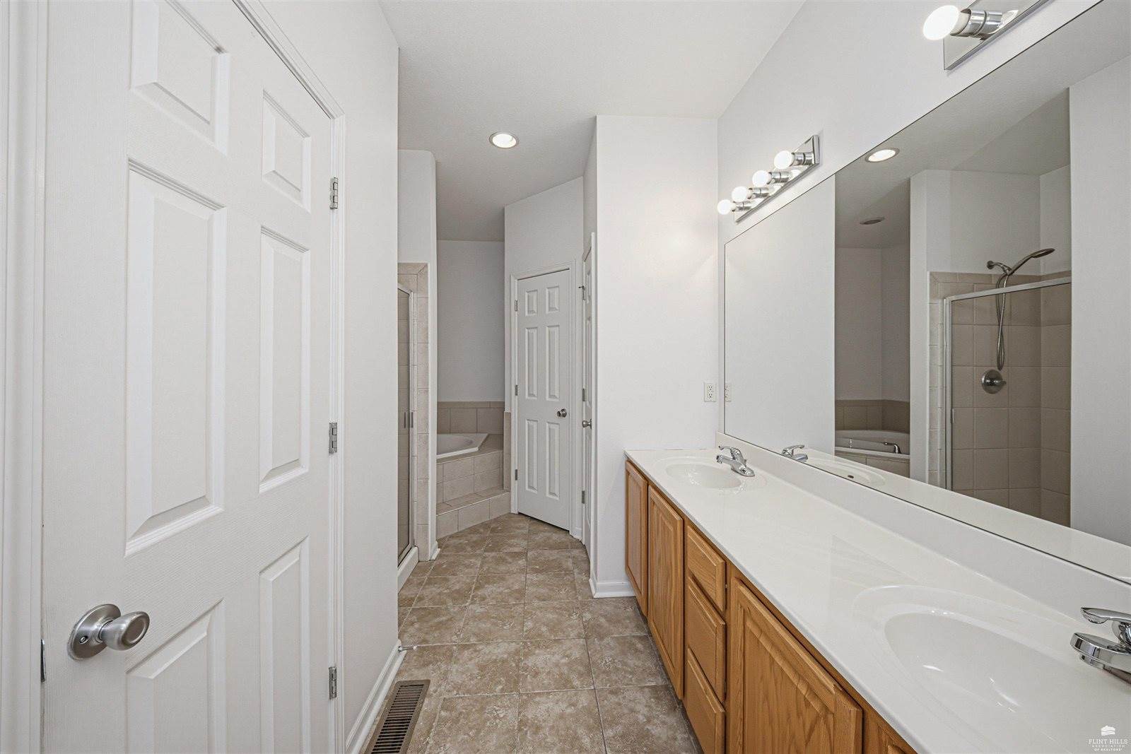 137 East 7th Street, Junction City, KS 66441