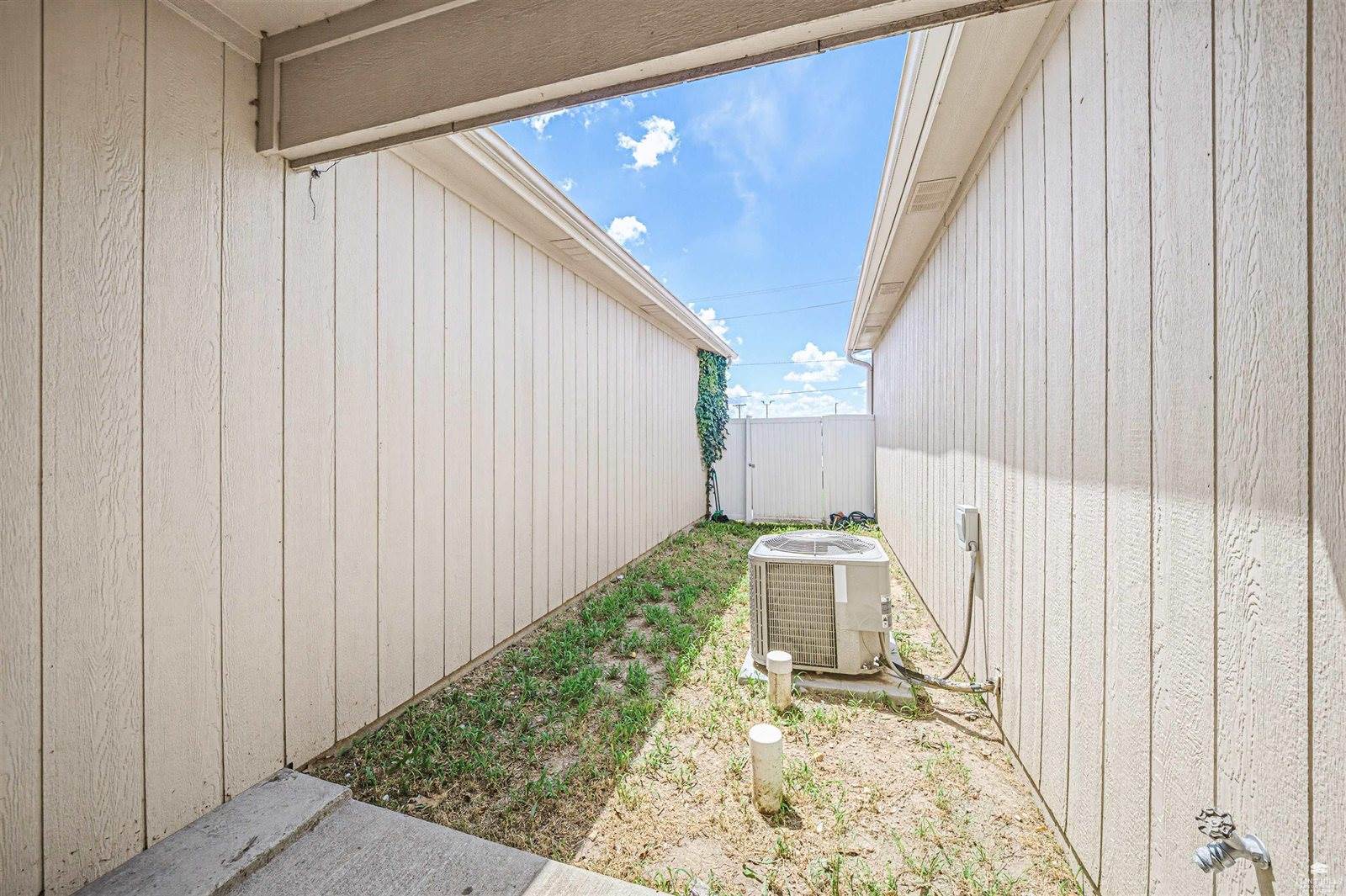 137 East 7th Street, Junction City, KS 66441