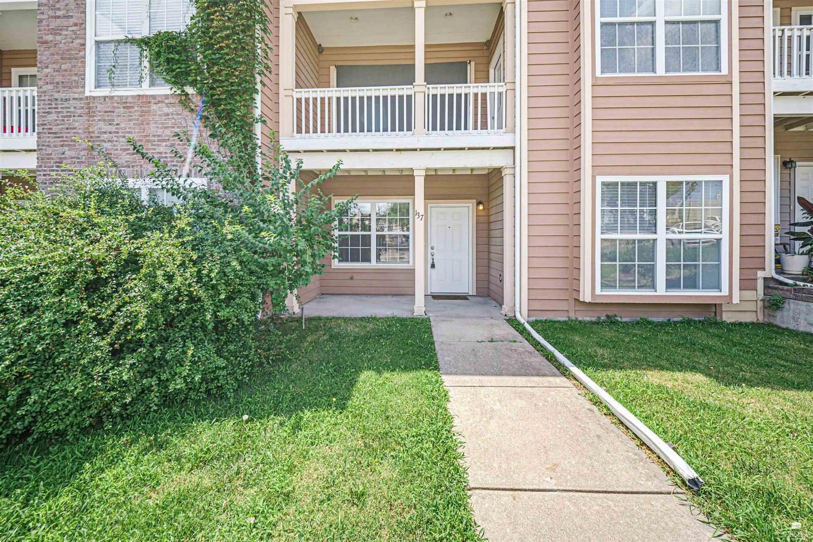 137 East 7th Street, Junction City, KS 66441