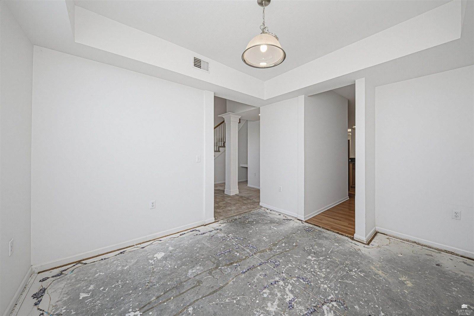 137 East 7th Street, Junction City, KS 66441
