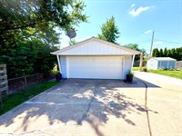 446 34th Ave, East Moline, IL 61244