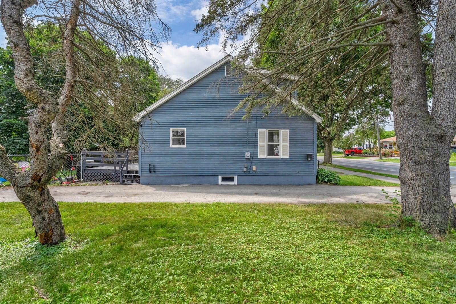 385 Essex Street, Bangor, ME 04401