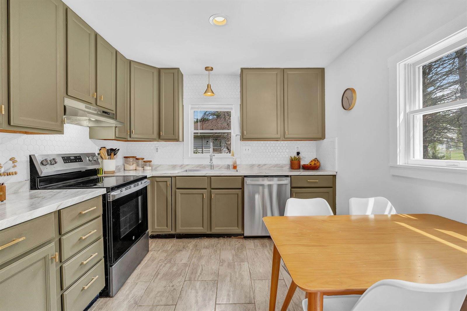 385 Essex Street, Bangor, ME 04401