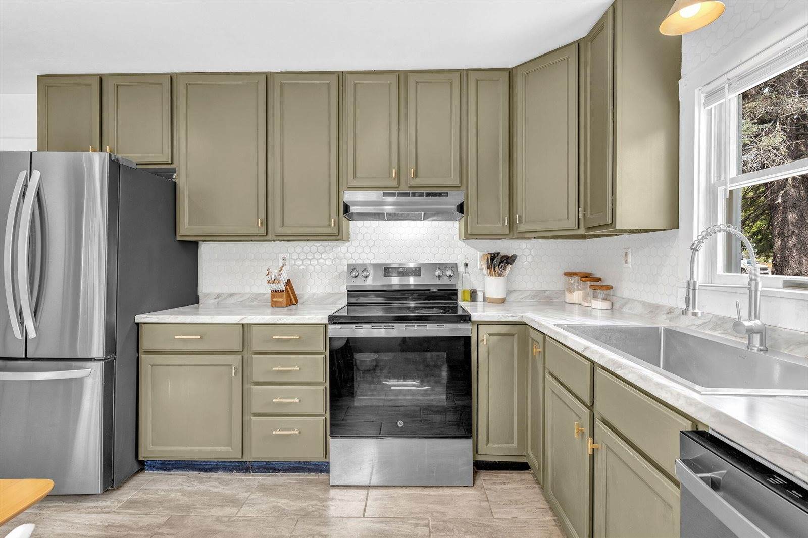 385 Essex Street, Bangor, ME 04401