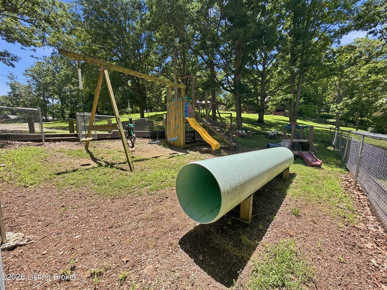 17 Bittersweet Pl, Brandenburg, KY 40108