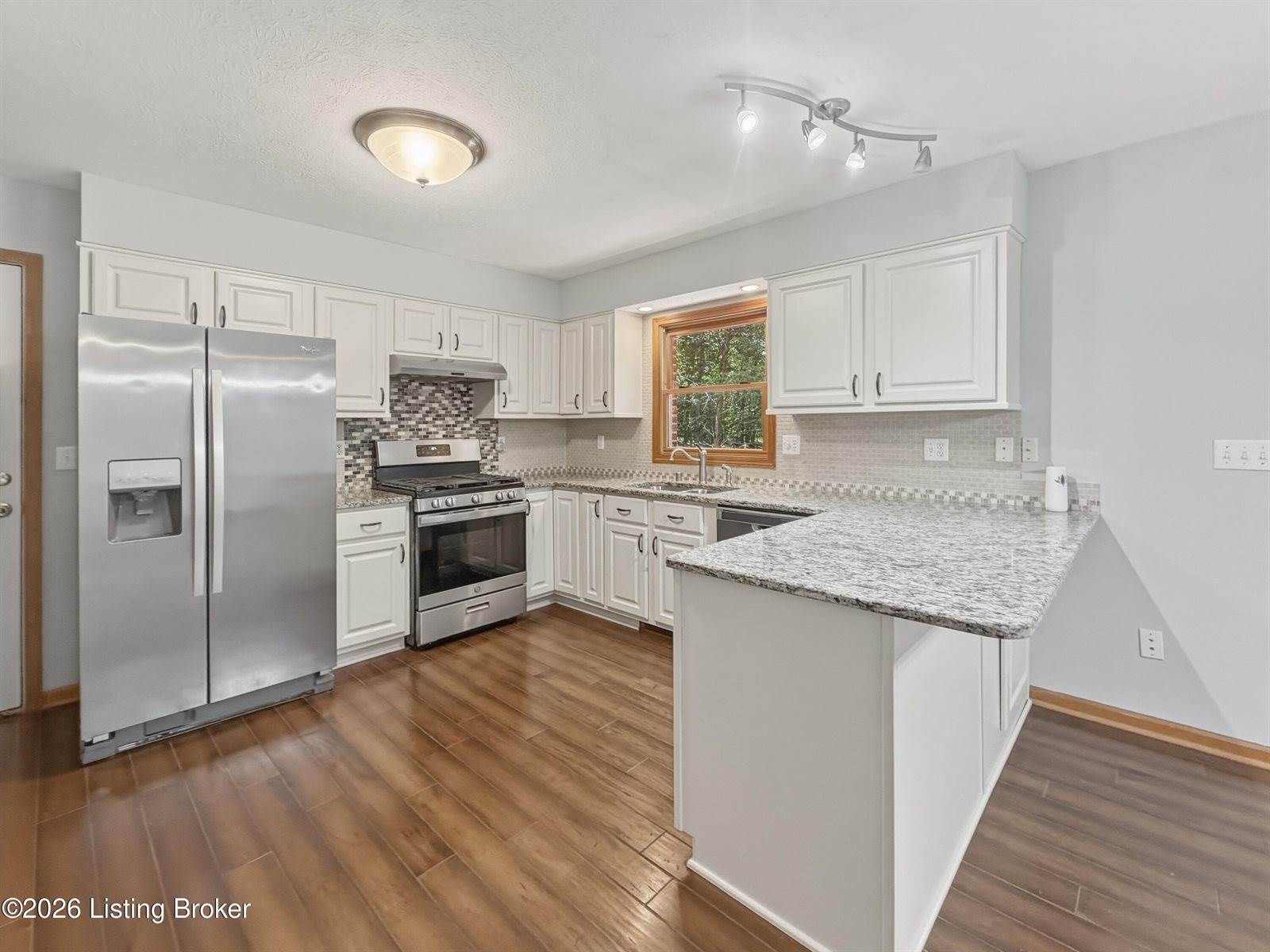 17 Bittersweet Pl, Brandenburg, KY 40108