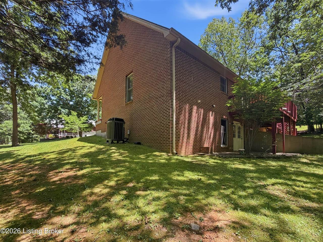 17 Bittersweet Pl, Brandenburg, KY 40108