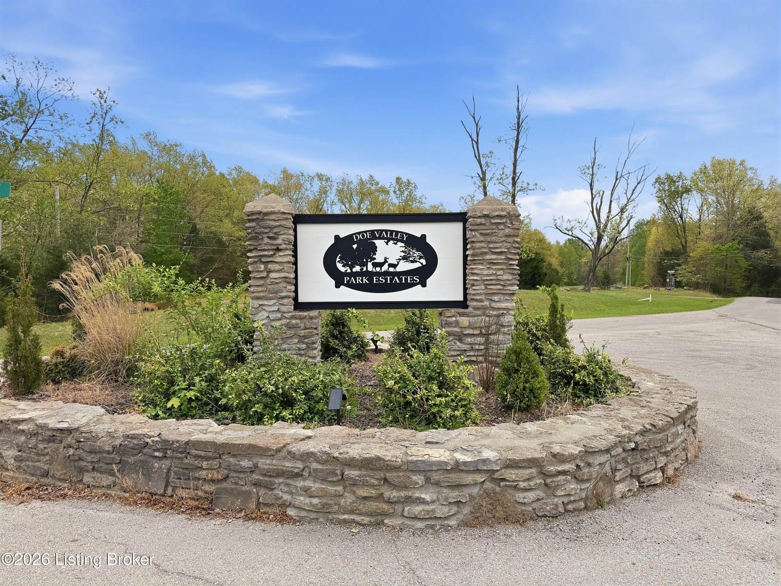 17 Bittersweet Pl, Brandenburg, KY 40108