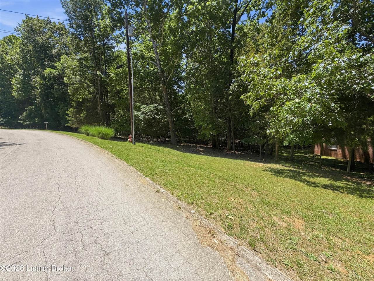 17 Bittersweet Pl, Brandenburg, KY 40108