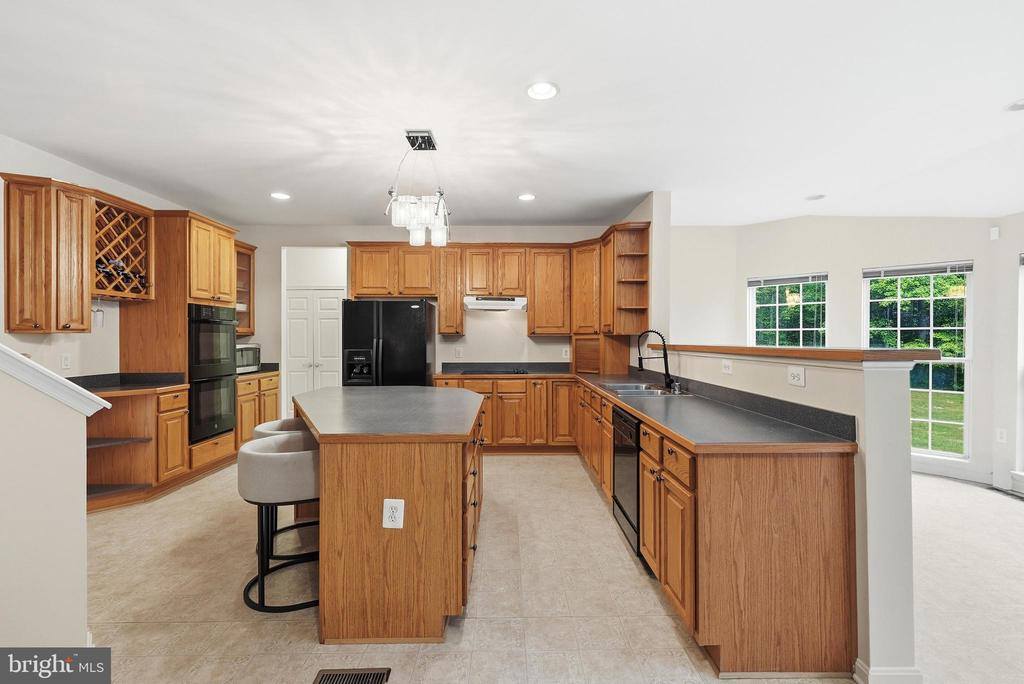 3215 Dunbratton Court, Waldorf, MD 20601