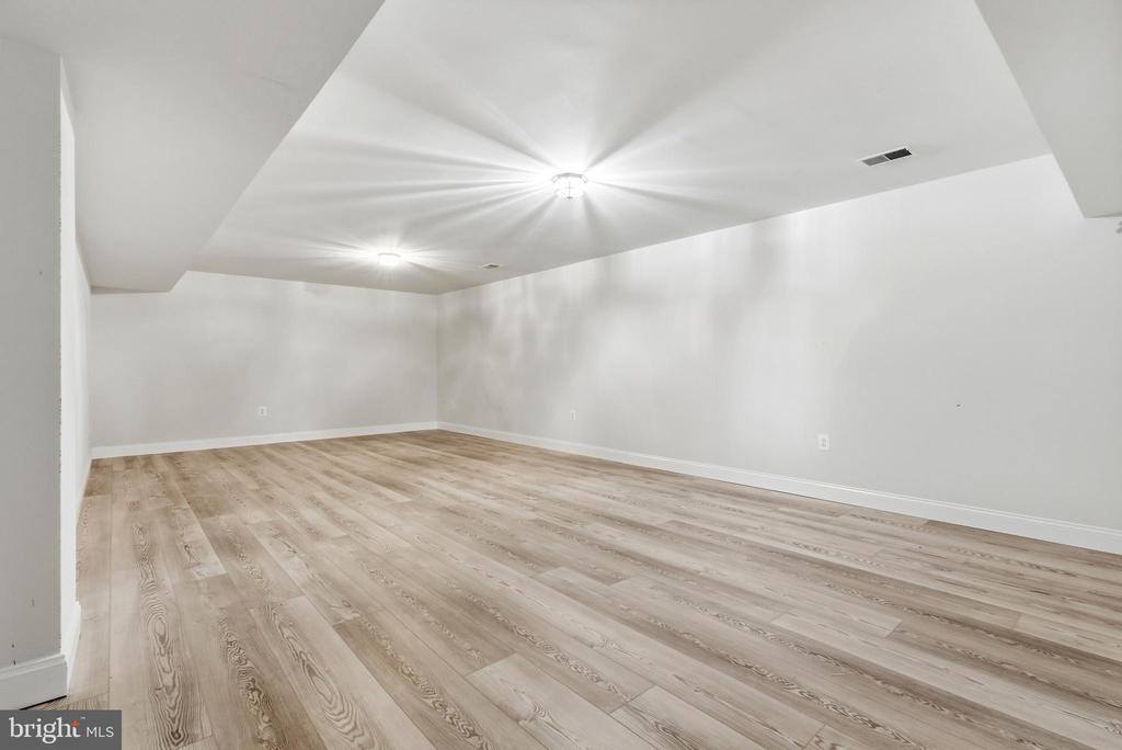 3215 Dunbratton Court, Waldorf, MD 20601