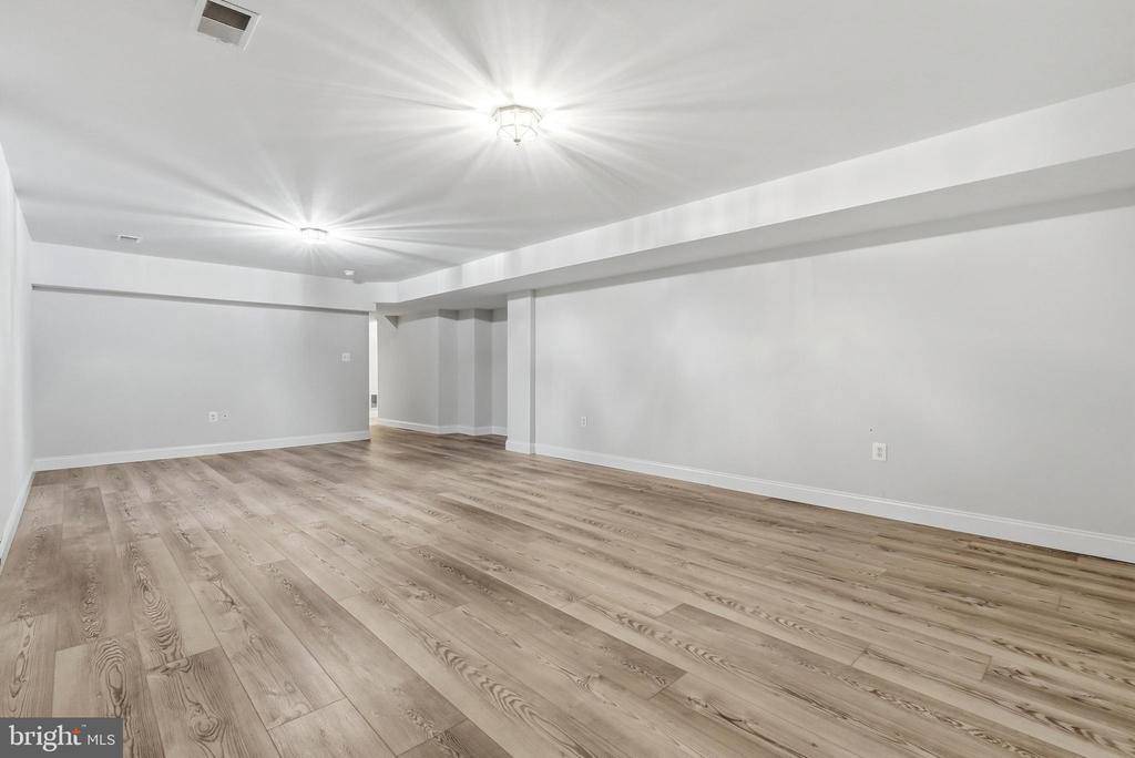 3215 Dunbratton Court, Waldorf, MD 20601