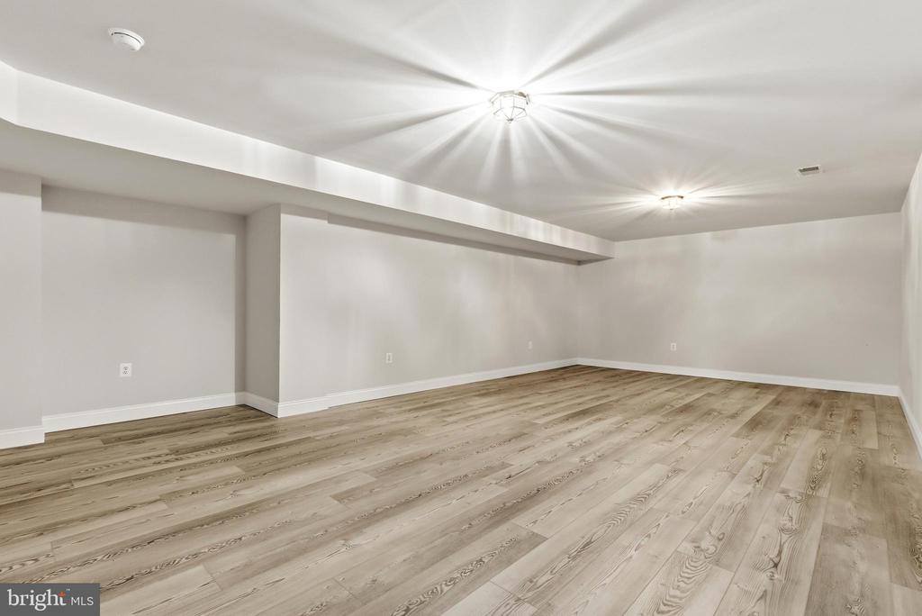 3215 Dunbratton Court, Waldorf, MD 20601