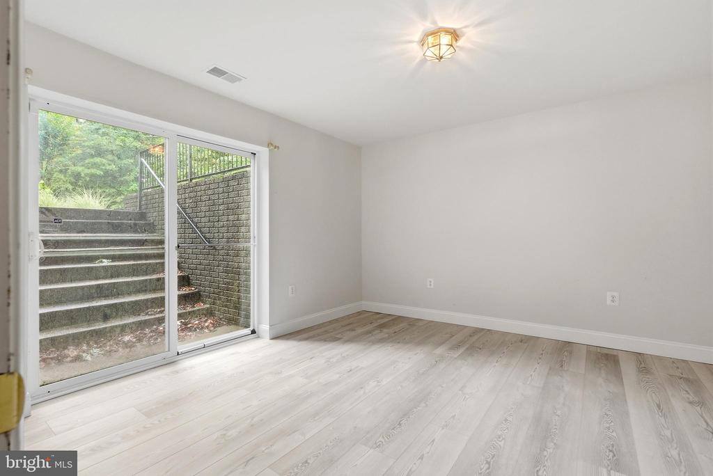 3215 Dunbratton Court, Waldorf, MD 20601