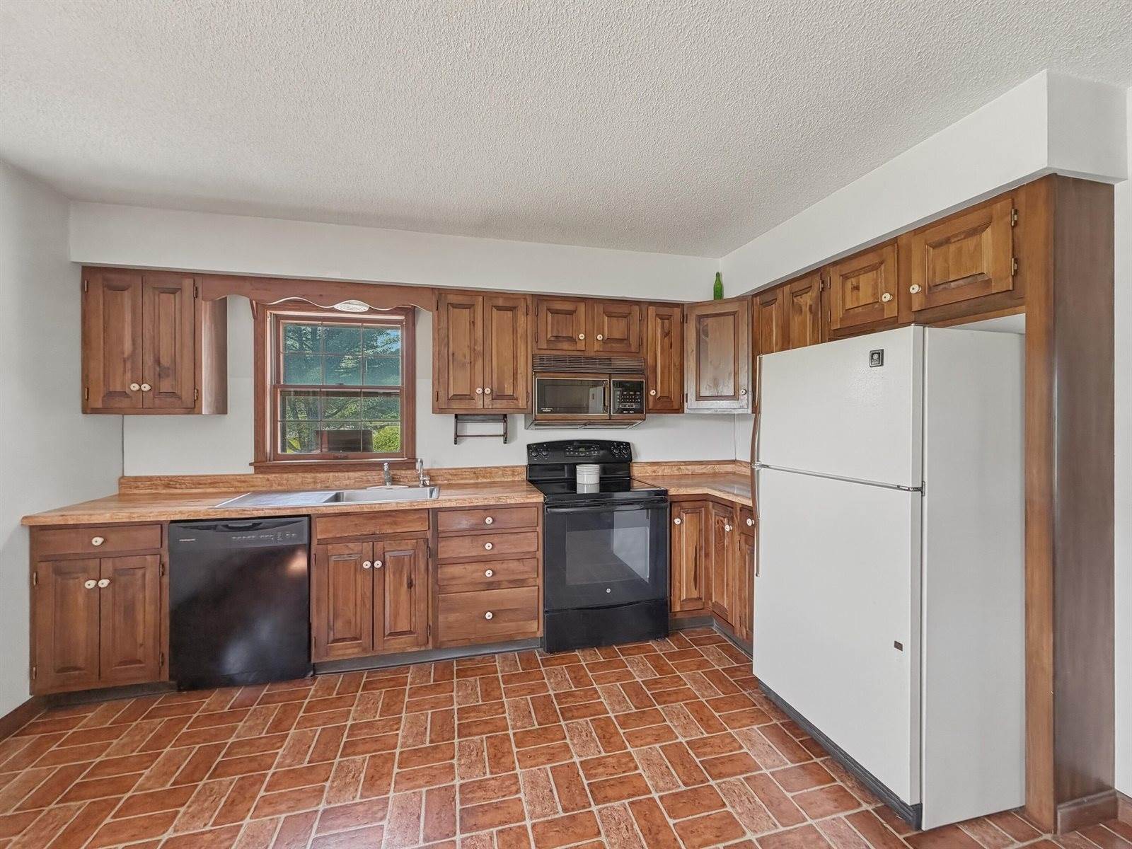 272 Hamlin Road, Hamlin, ME 04785