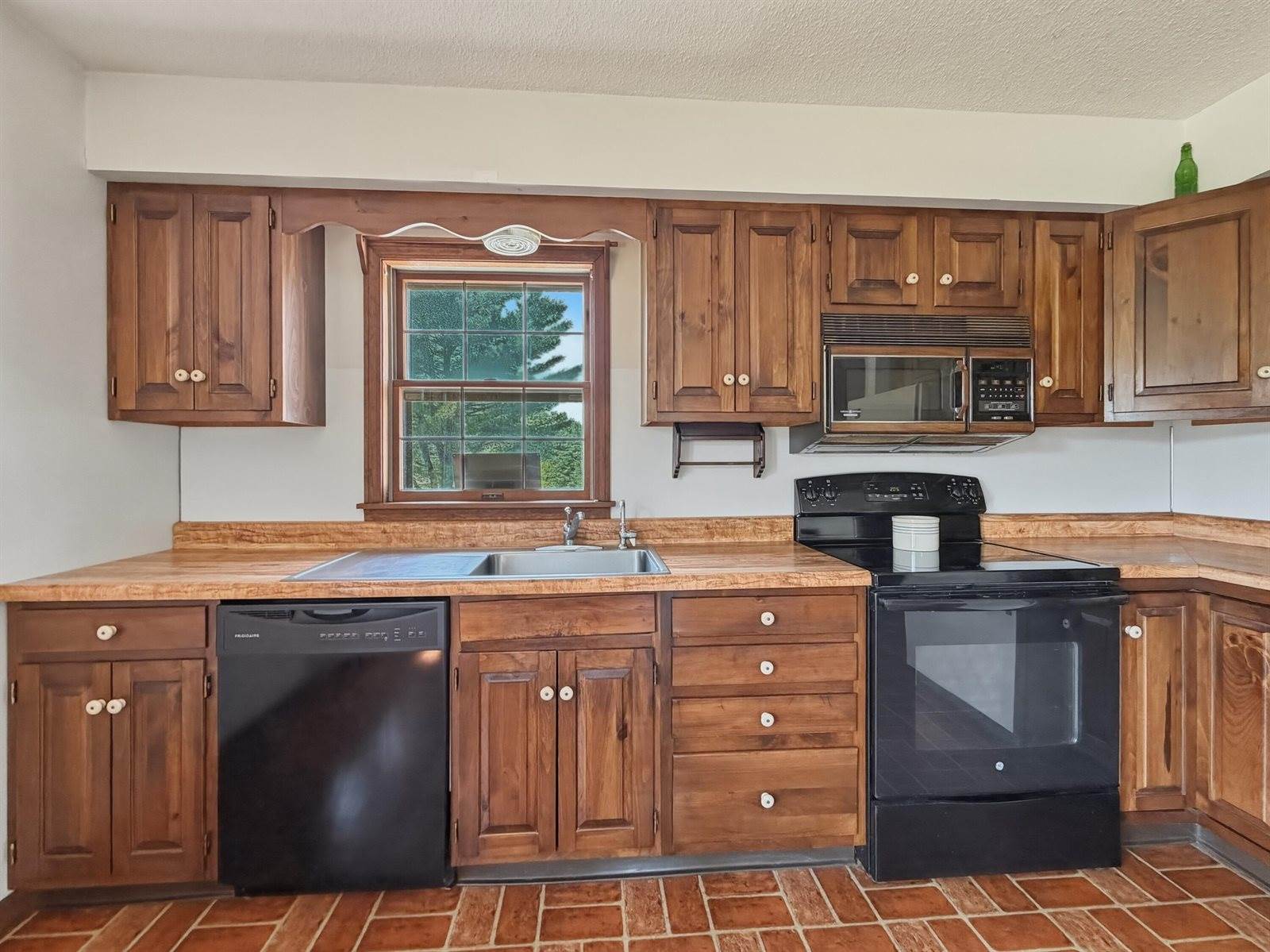 272 Hamlin Road, Hamlin, ME 04785