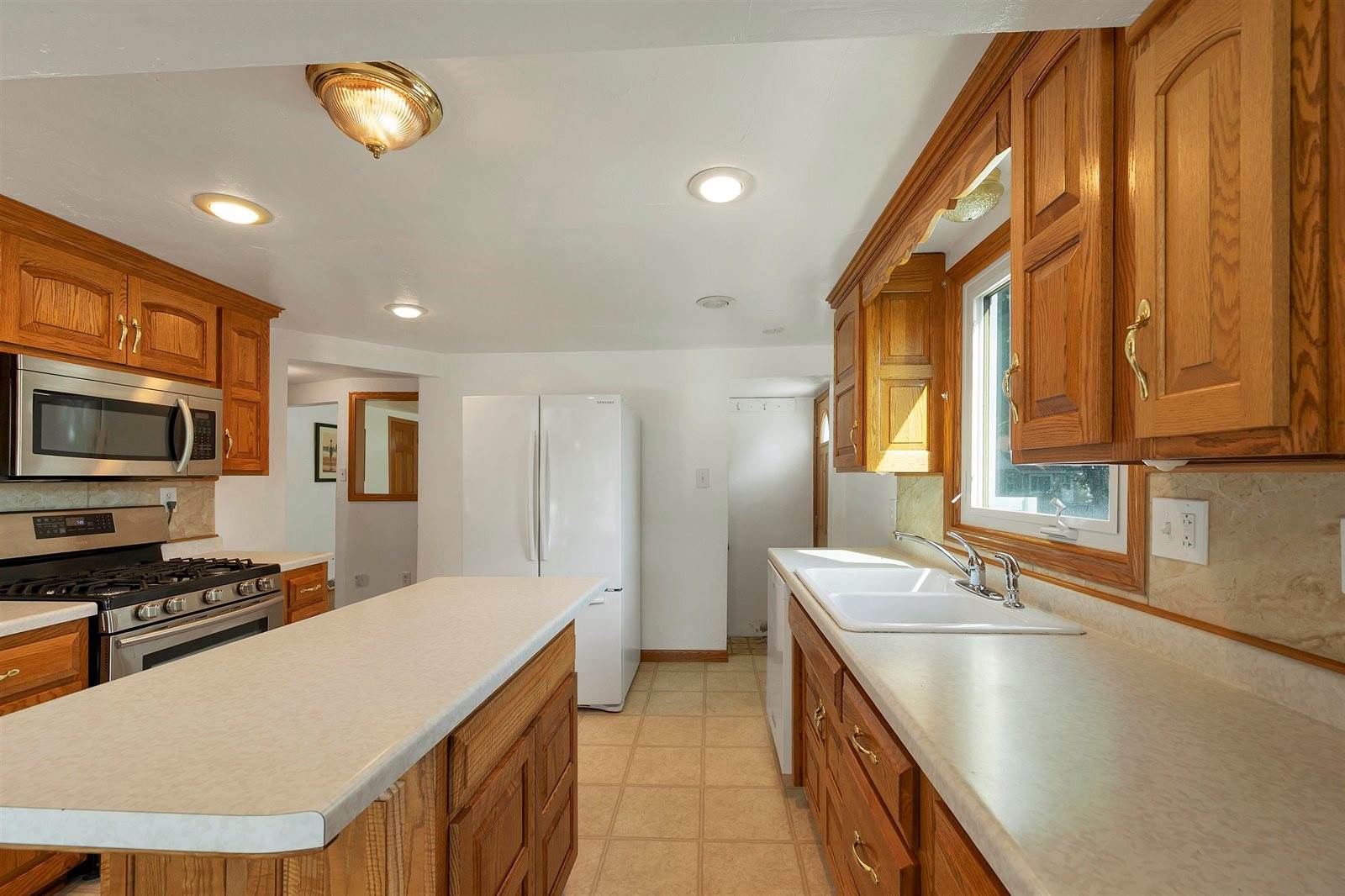 1003 13TH Avenue, Green Bay, WI 54304