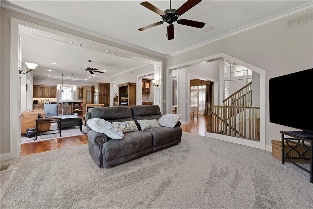 25312 West 96th Terrace, Lenexa, KS 66227