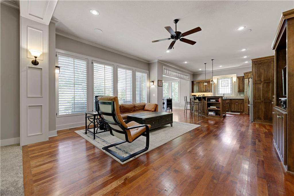 25312 West 96th Terrace, Lenexa, KS 66227