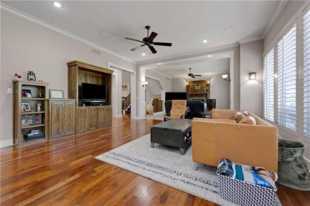 25312 West 96th Terrace, Lenexa, KS 66227