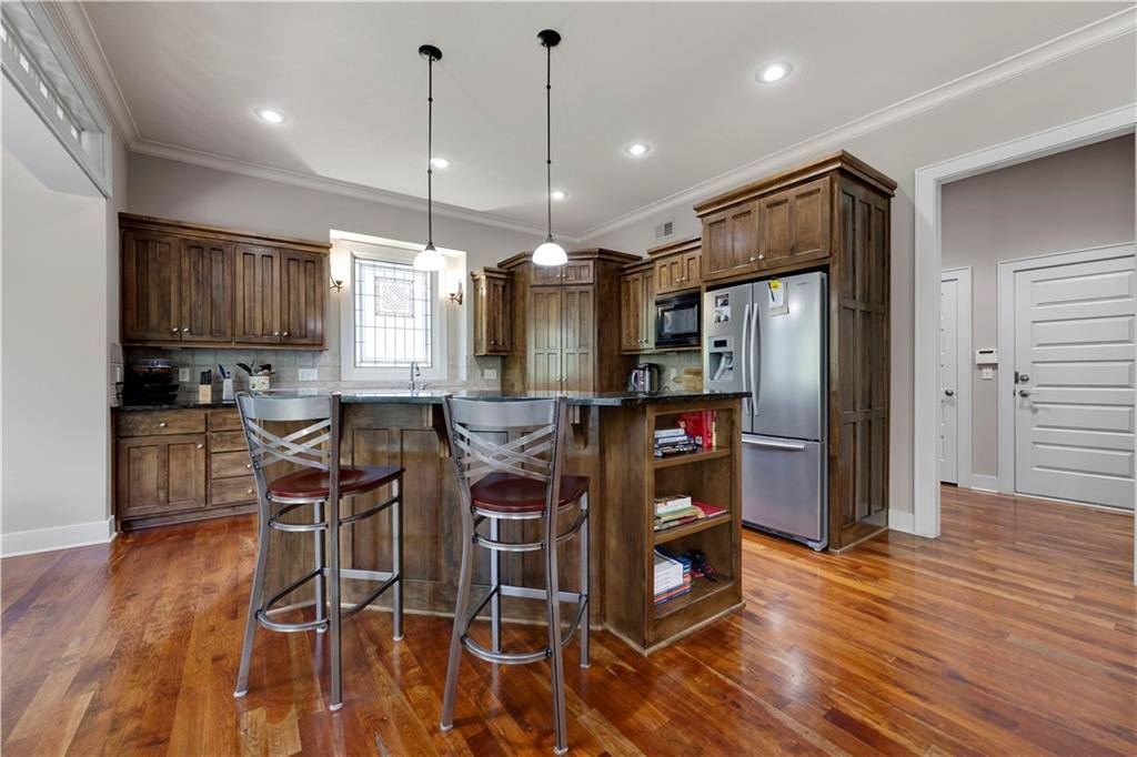 25312 West 96th Terrace, Lenexa, KS 66227
