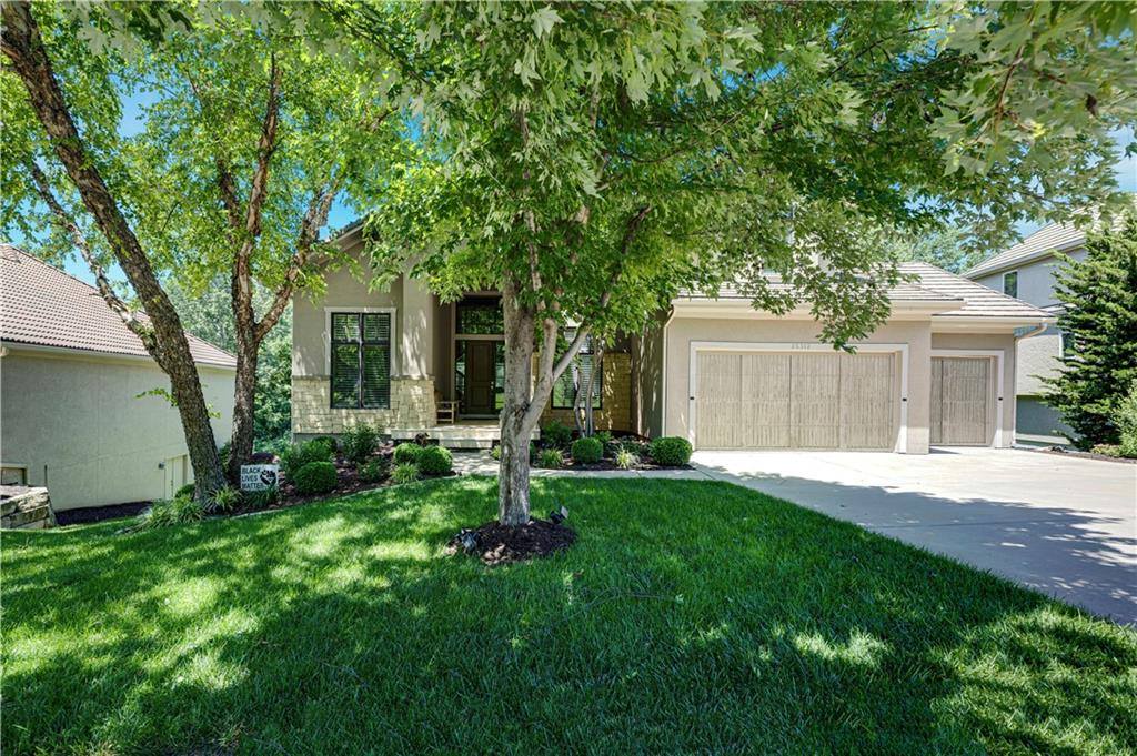 25312 West 96th Terrace, Lenexa, KS 66227