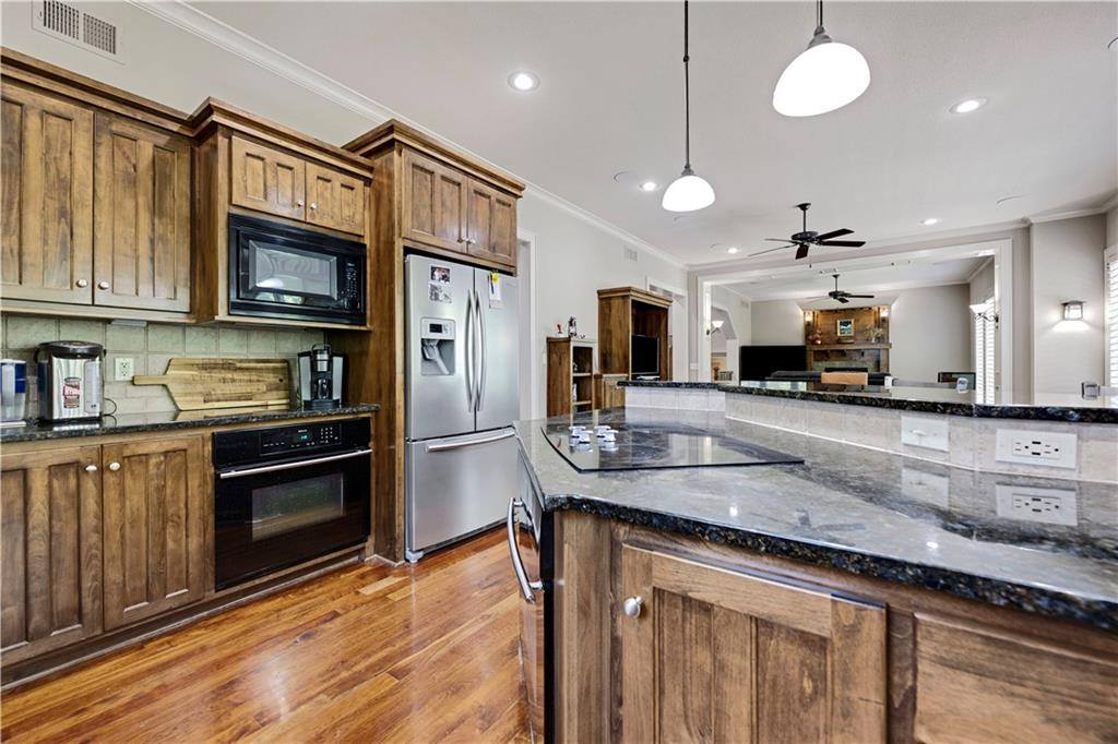 25312 West 96th Terrace, Lenexa, KS 66227
