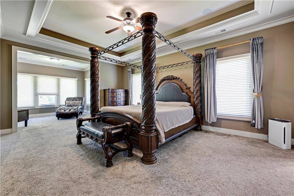 25312 West 96th Terrace, Lenexa, KS 66227