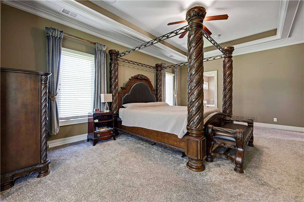 25312 West 96th Terrace, Lenexa, KS 66227