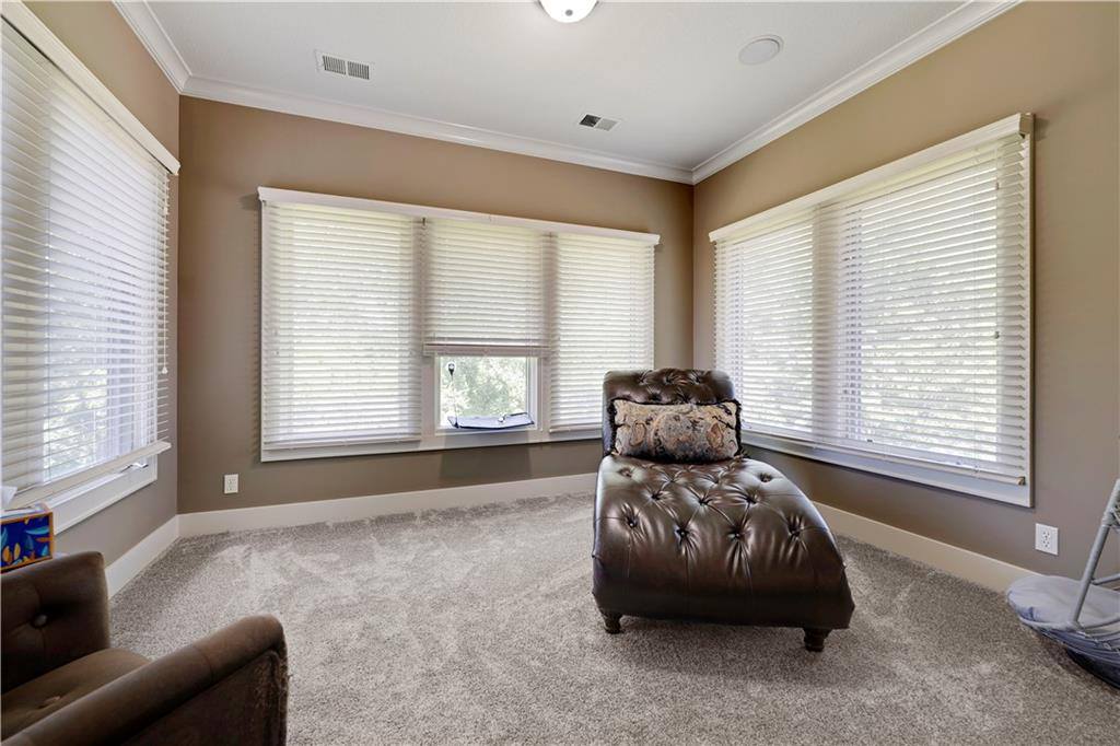 25312 West 96th Terrace, Lenexa, KS 66227