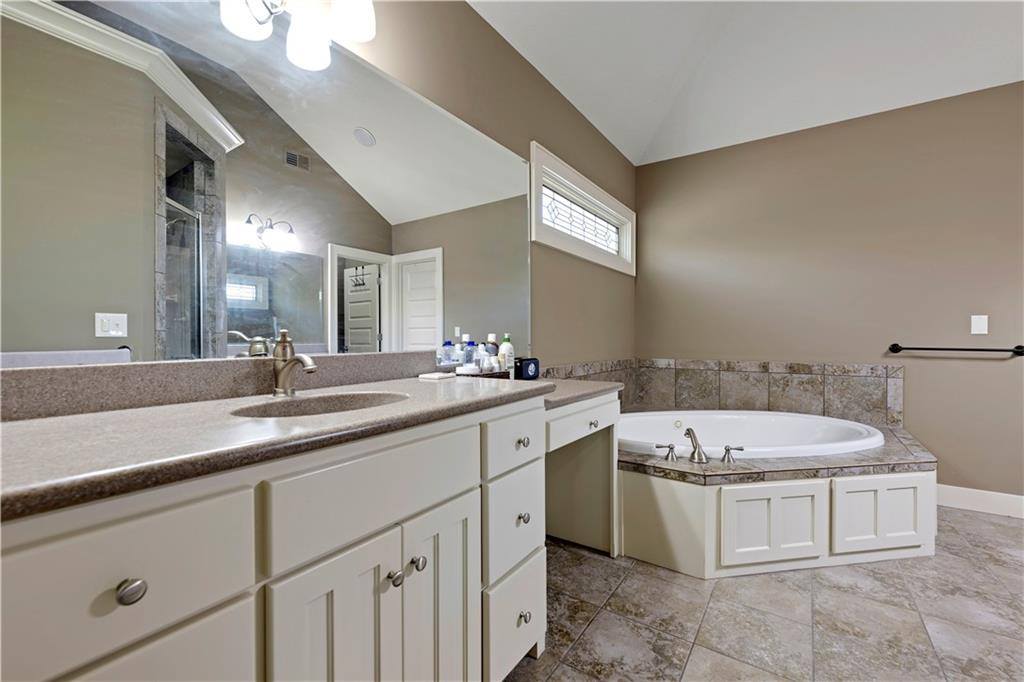 25312 West 96th Terrace, Lenexa, KS 66227