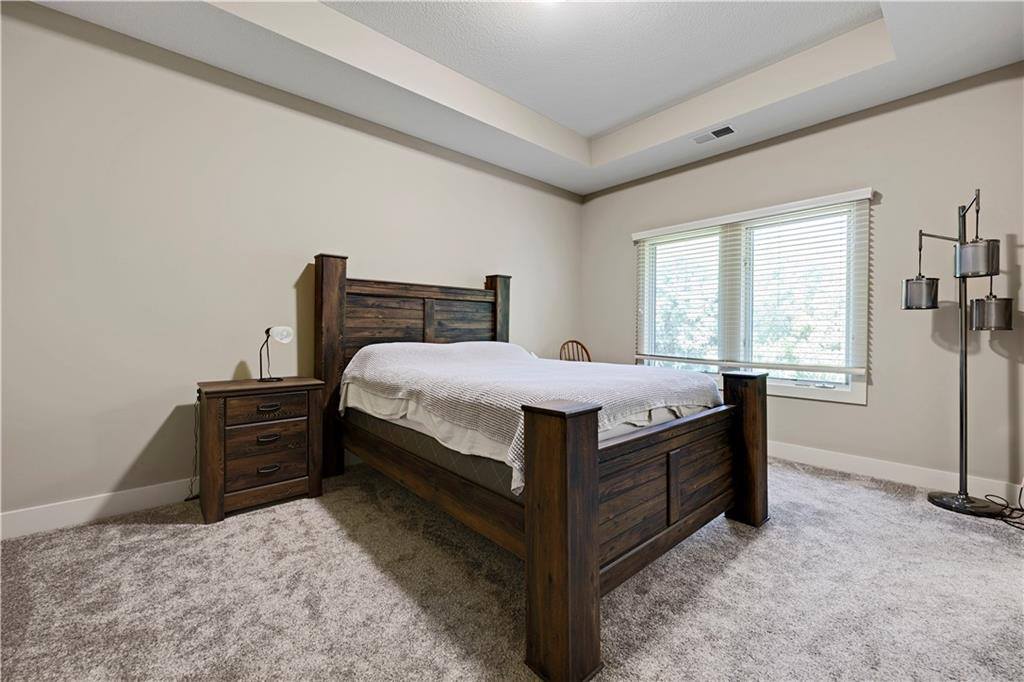25312 West 96th Terrace, Lenexa, KS 66227