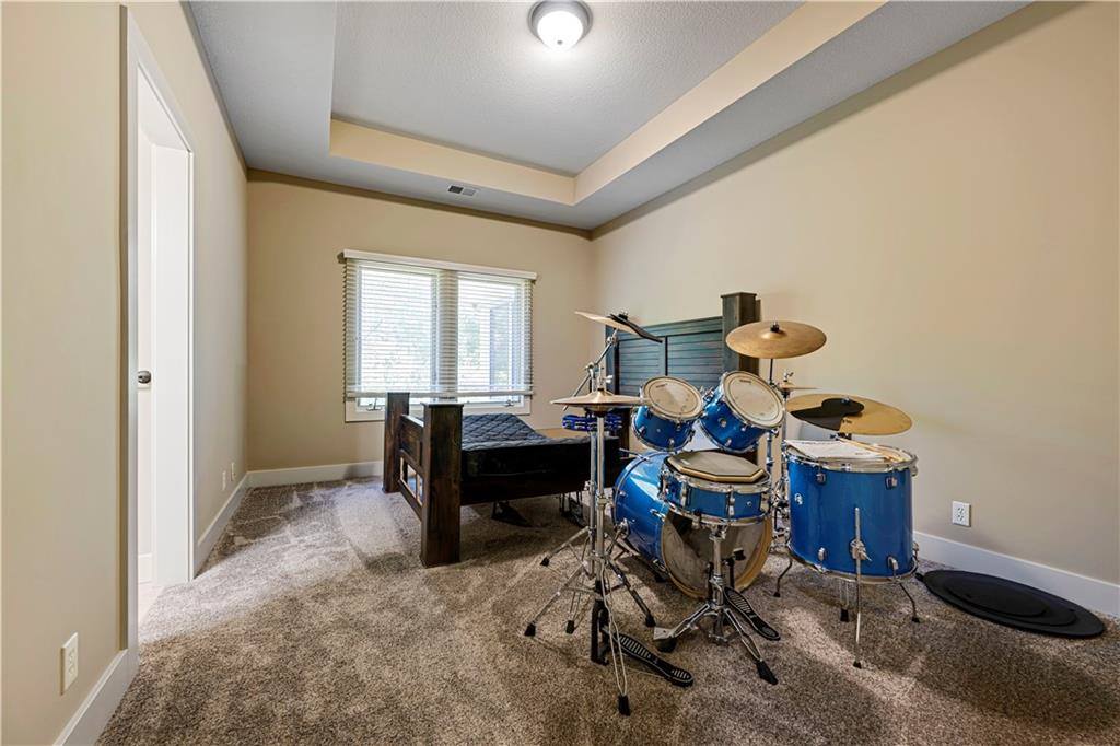 25312 West 96th Terrace, Lenexa, KS 66227