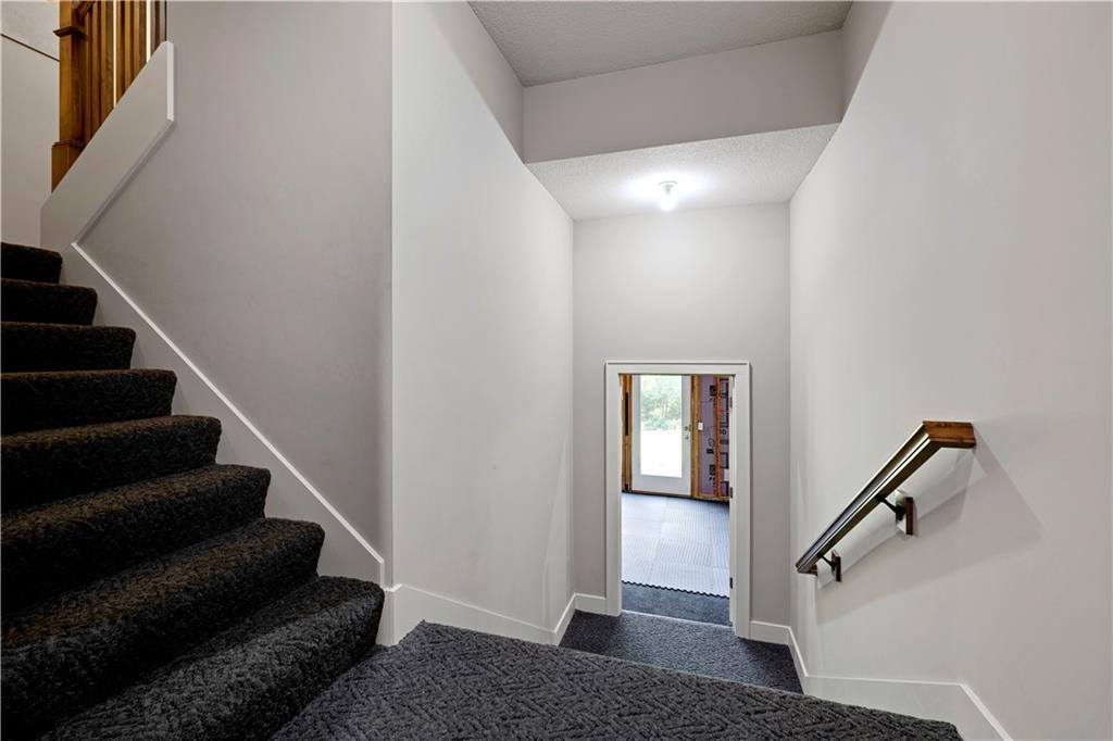 25312 West 96th Terrace, Lenexa, KS 66227
