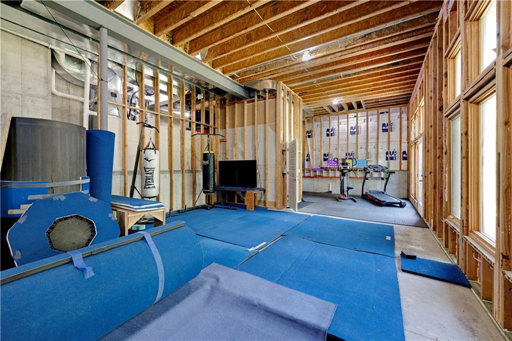 25312 West 96th Terrace, Lenexa, KS 66227
